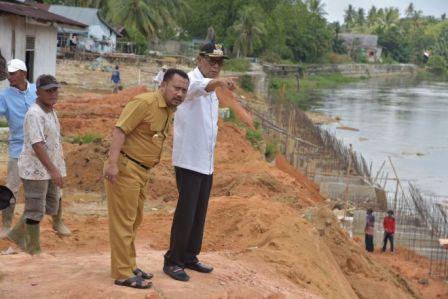 Bupati Kampar Minta Pembangunan Turap di Tambang Digesa